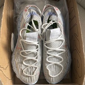 Nike Women's Sneakers in Gray and White